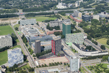 909144 Luchtfoto van het Universiteitscentrum De Uithof te Utrecht, uit het zuidoosten.
